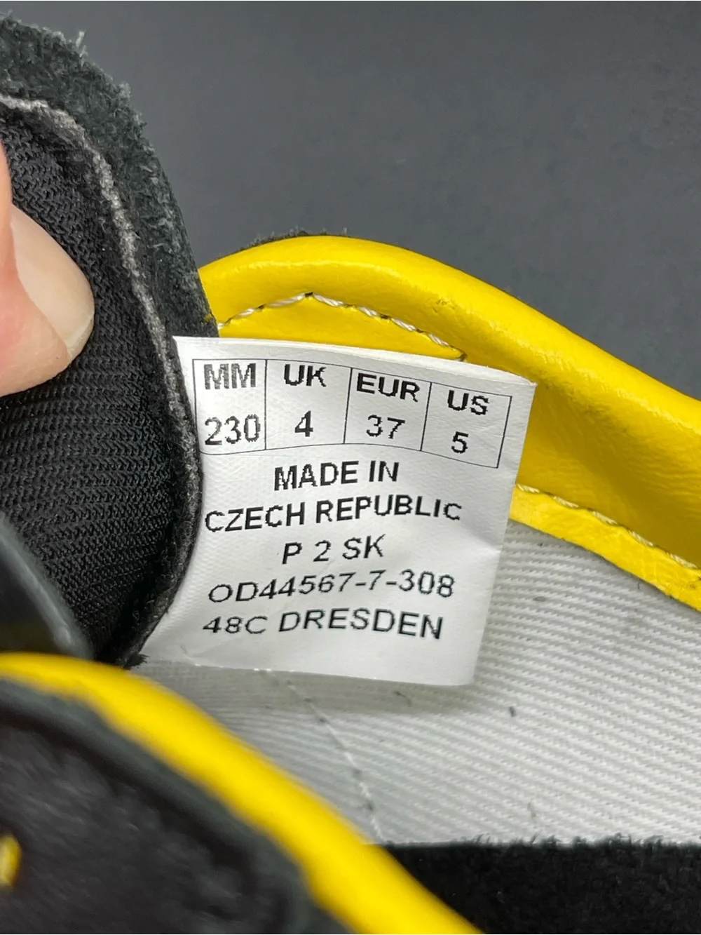 BOTAS 66 Dresden sneakers Black Shoes with Bright Yellow Trim